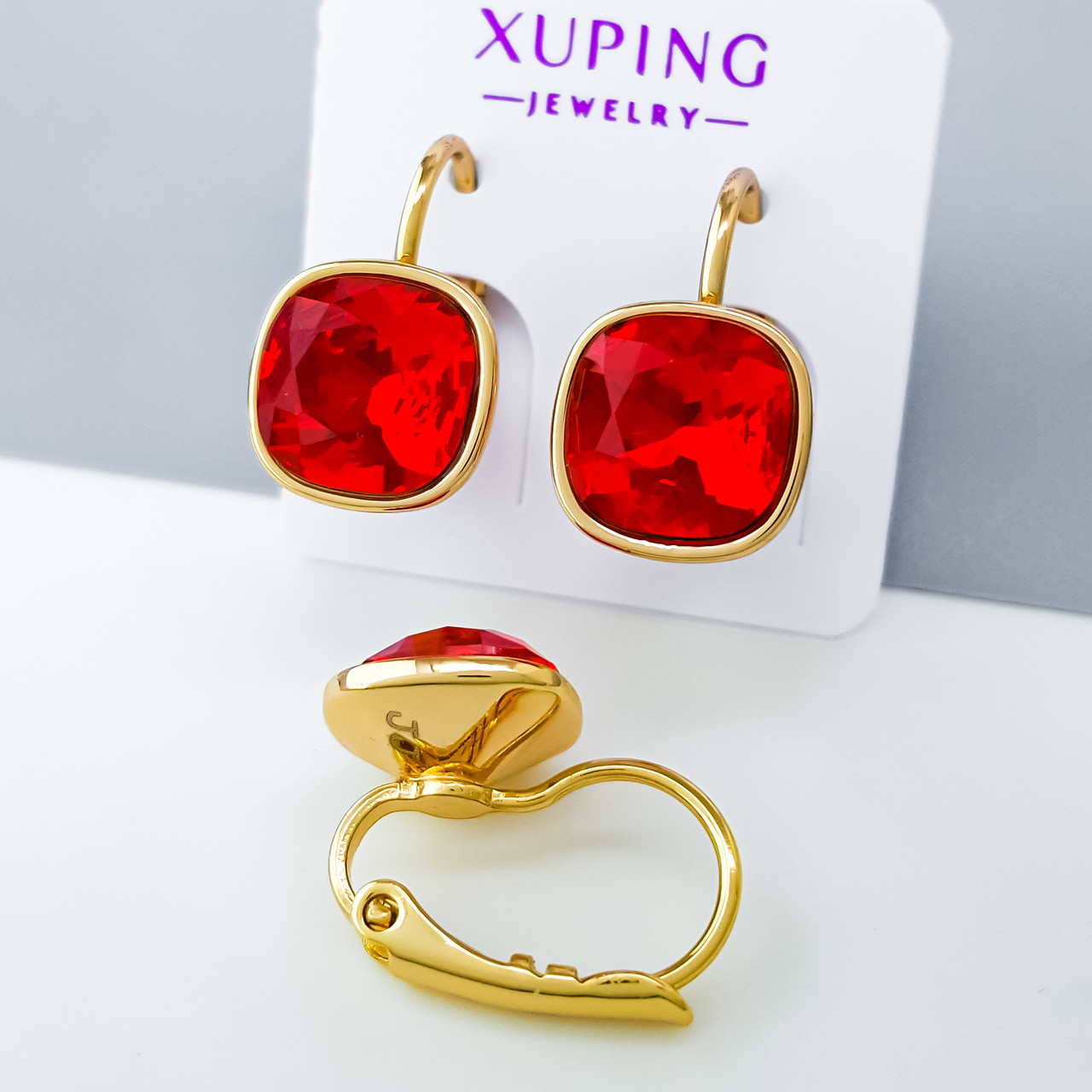 Сережки Кубічний червоний Swarovski, медсплав Xuping позолота 18K