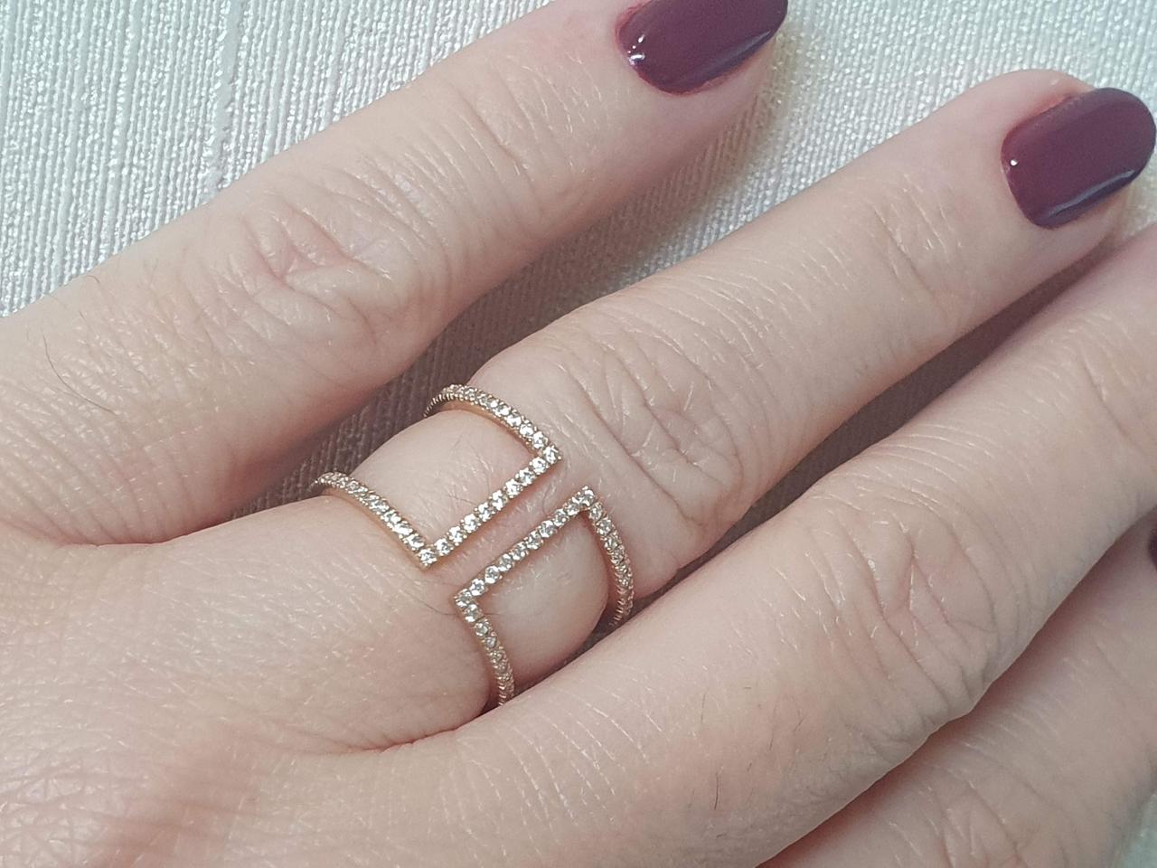 Золоте незамкнене кільце з фіанітами. 700101 17, фото 1