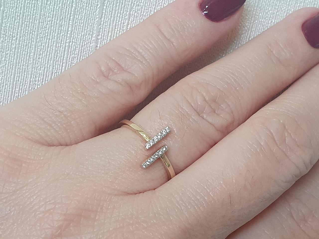 Золоте незамкнене кільце з фіанітами. 700148-Рр.євро 16, фото 1