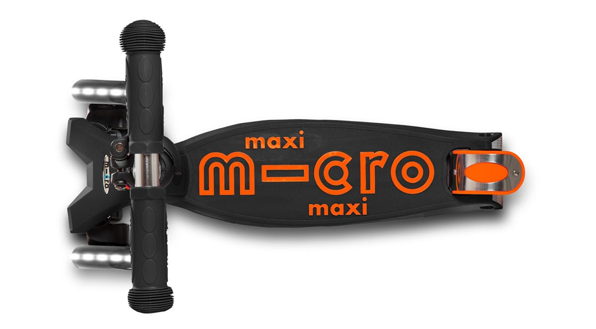 Дитячий триколісний самокат Maxi Deluxe LED (до 50 кг) Micro MMD143 чорно-помаранчевий