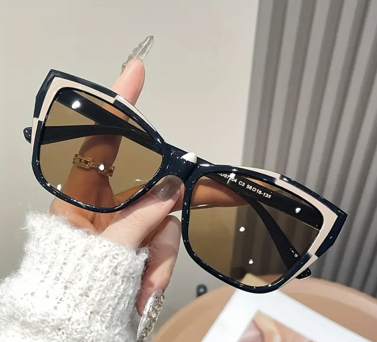 Жіночі сонцезахисні окуляри в стилі "Котяче Око", чорно-бежеві, фото 1