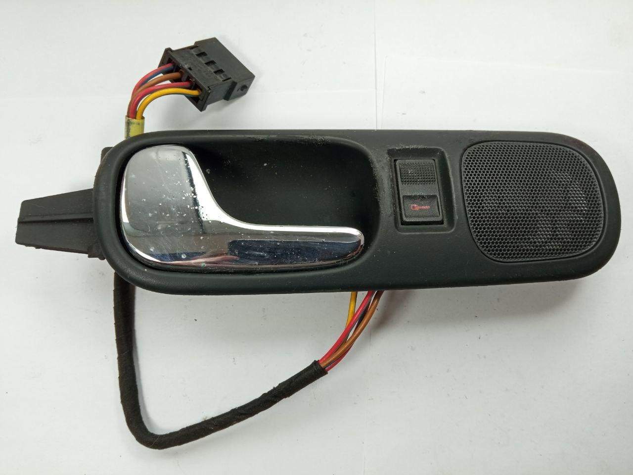 Ручка дверей Audi A3 8L1 837 019 L / 8L1837019L / UBE SSW / UBESSW, фото 1