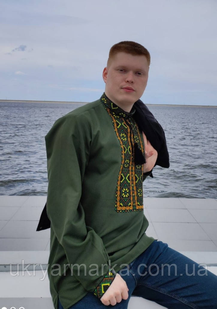 Чоловіча вишиванка модна "Сонце ночі" хакі