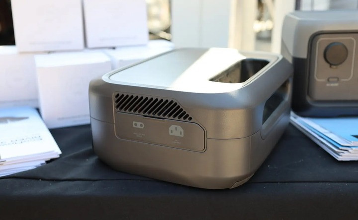 Зарядна станція EcoFlow River 3, 245Wh, 300 W, LiFePO4 (EFRIVER3-EU-CBOX)_EU ( темно-сірий з чорним ) DS