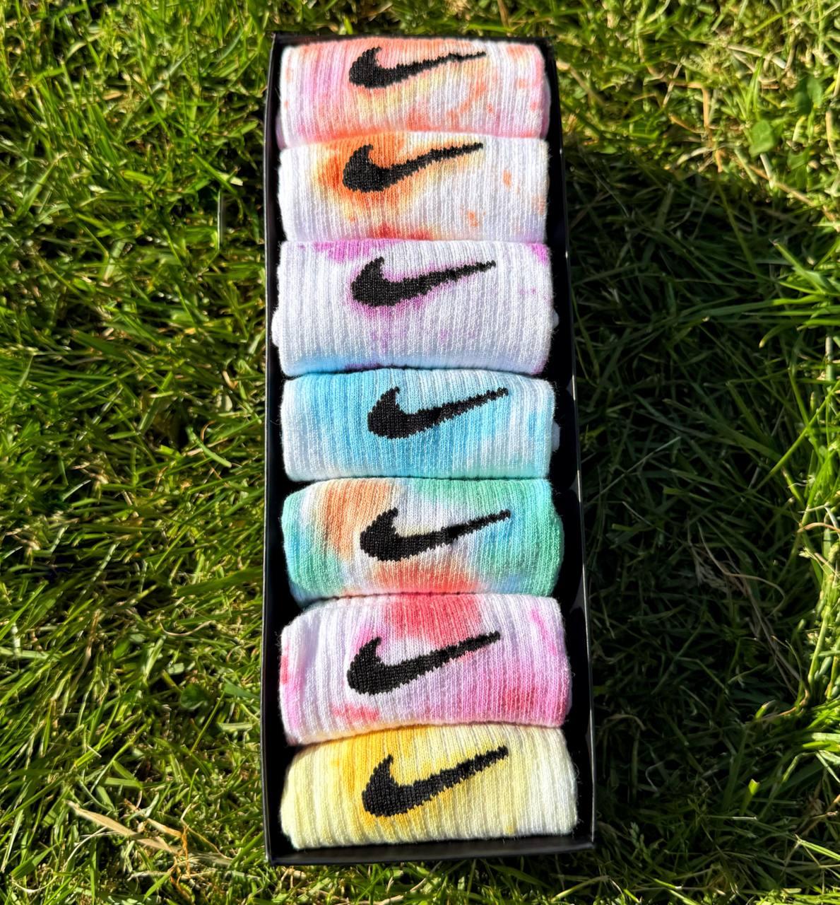 Потужний набір у коробці 7 пар високі жіночі шкарпетки Nike/найк — Tie-Dye кольорові Подарунковий тай дай
