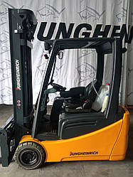 Б.в. електричний навантажувач EFG 220 трьохопорний