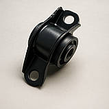 Сайлентблок переднього важеля з кронштейном правий Mazda 626 GE (1992–1997), фото 2