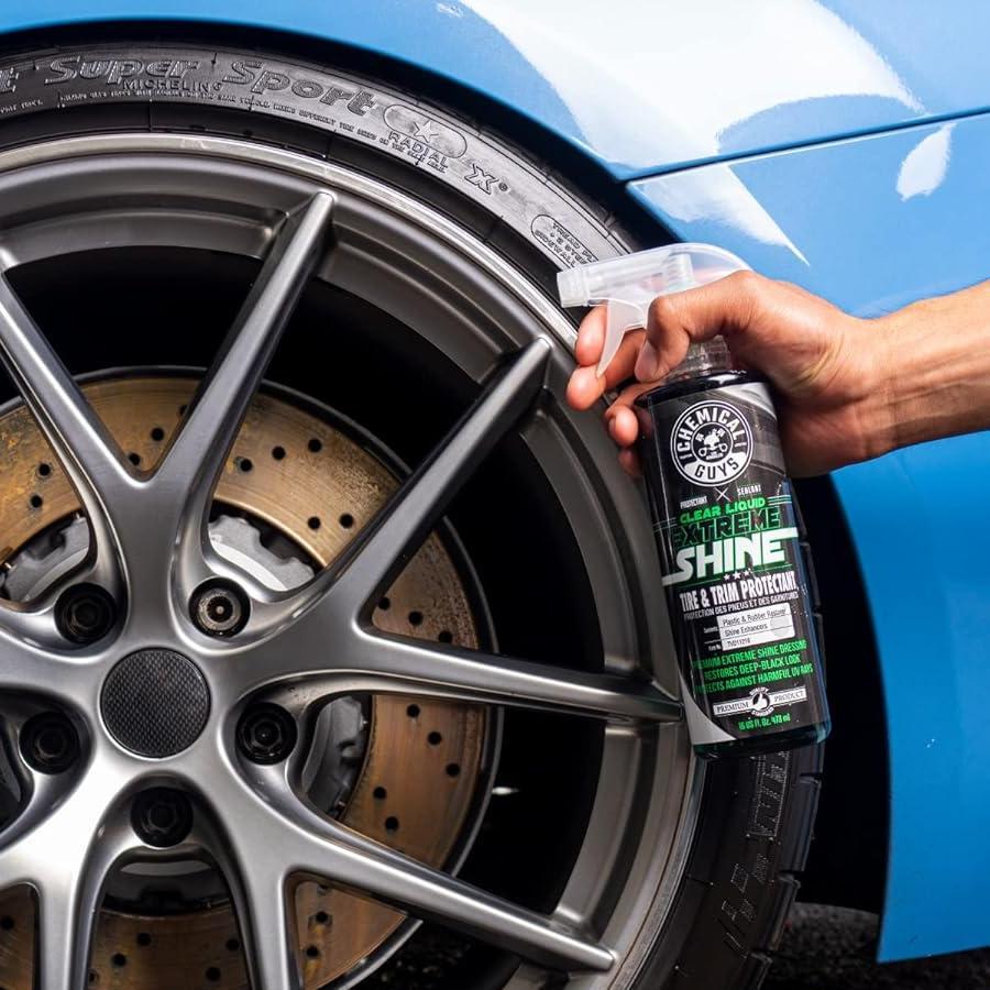 Захисний спрей для обробки пластику та гуми Clear Liquid Extreme Tire Shine, 473 мл, фото 1