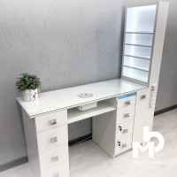 Професійні манікюрні столи