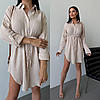 Жіноча літня сукня-сорочка з бічними розрізами та кокеткою на шнурку бежевого кольору з комфортного мусліну, фото 4