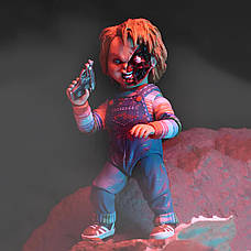 NECA Лялька Чакі. Фігурка із фільму Чакі. Іграшка Chucky. Чаки із змінними аксесуарами 10 см, фото 4