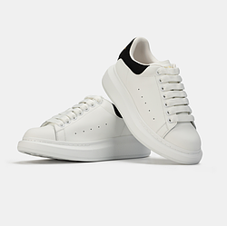 Жіночі кросівки Alexander McQueen White Black Кеди Маквины білі з чорним задником шкіряні Олександр Маккуїн взуття