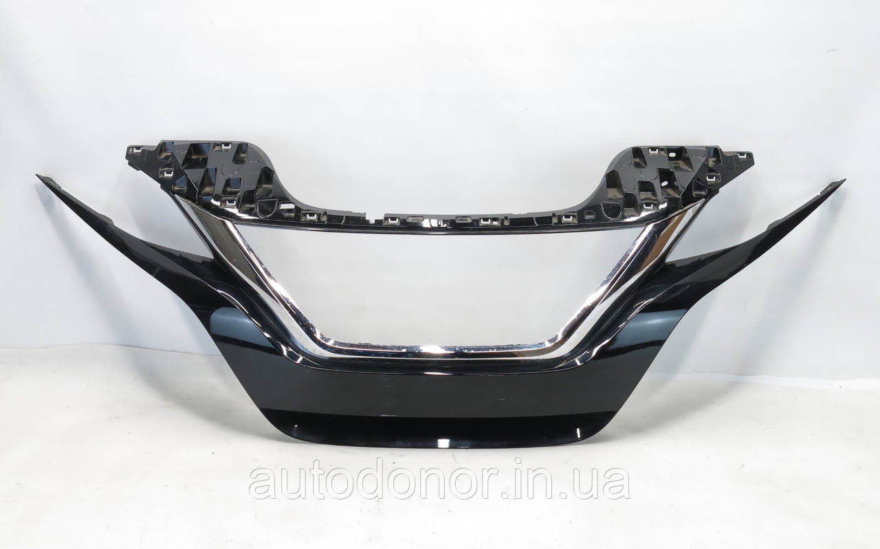 Решітка радіатора Nissan Leaf ZE1 (18-) 62070-5SA0A