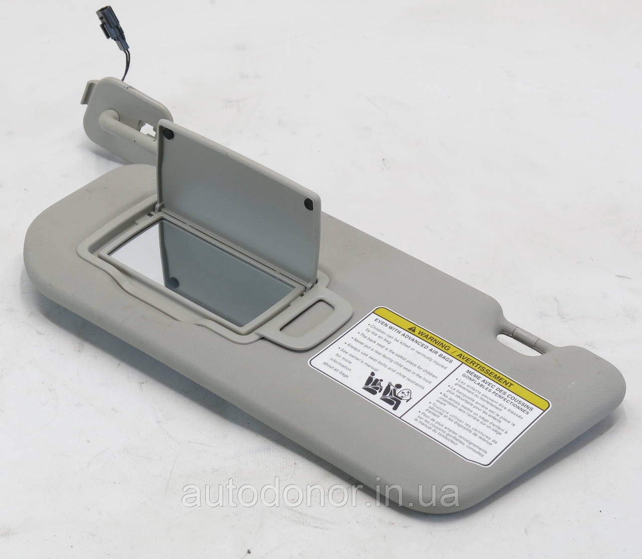 Сончезахисний піддашок правий Nissan Ariya (22-) 96400-5MR1A