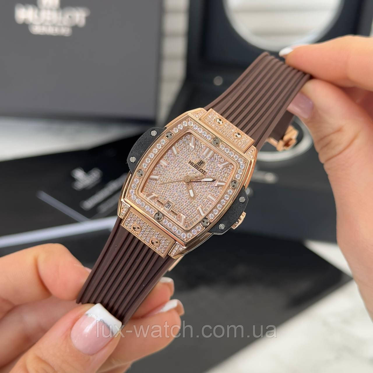 Елегантний жіночий годинник Hublot Senna
