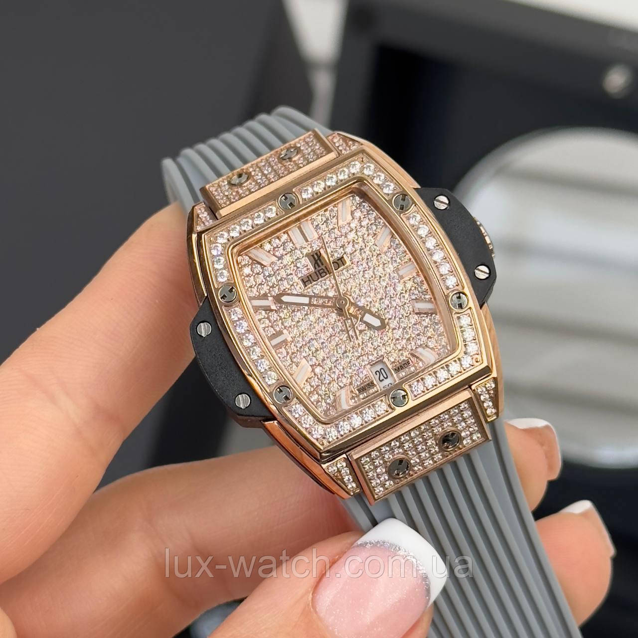 Витончений жіночий годинник Hublot Senna