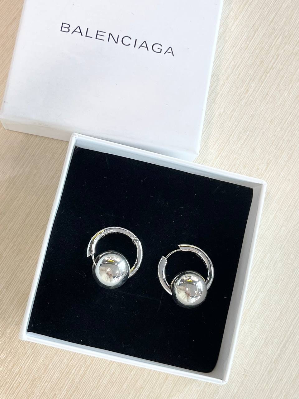 Сережки Balenciaga кульки сріблясті, фото 1