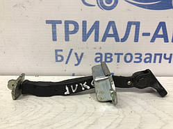 Обмежувач дверей передній правий Nissan Juke F15 1.6 TURBO MR16DDT 2010 (б/у)