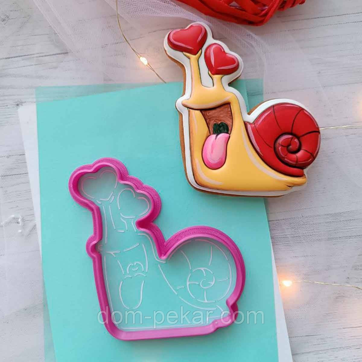 Закохане равлика вирубка з трафаретом 10*9,3 см (TR-2)