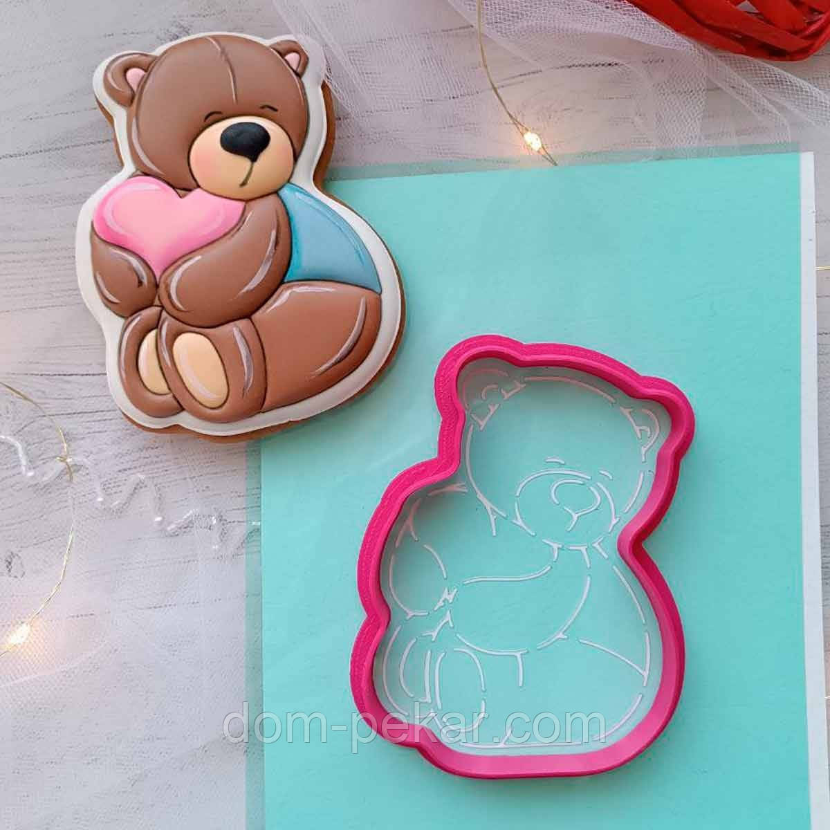 Закохані ведмедики вирубка з трафаретом 10*7,6 см (TR-2)
