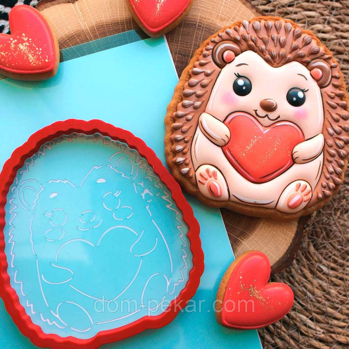 Їжачок із серцем вирубка з трафаретом 11*10 см (TR-2)