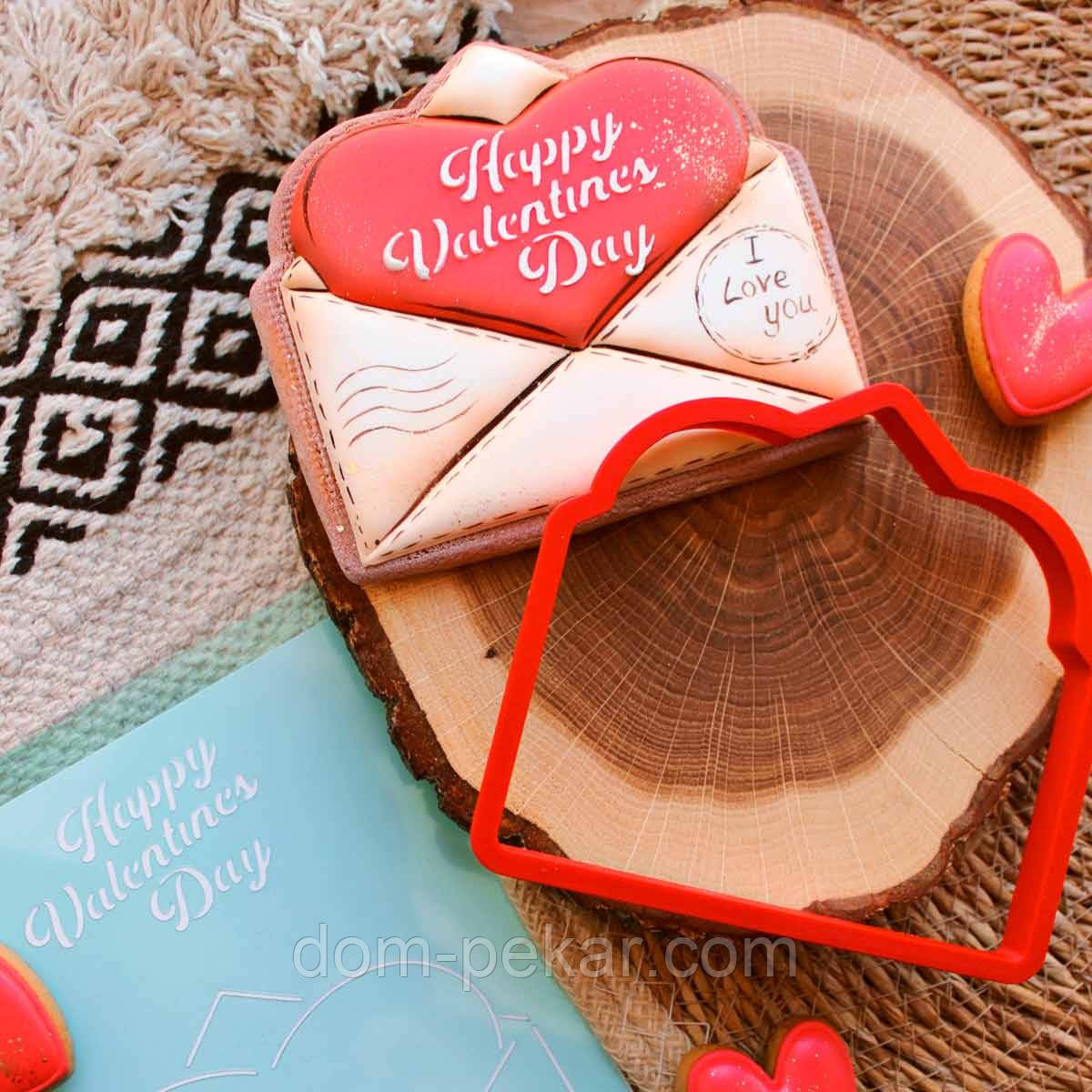 Лист із серцем вирубка з трафаретом 10,7*12 см (TR-2)