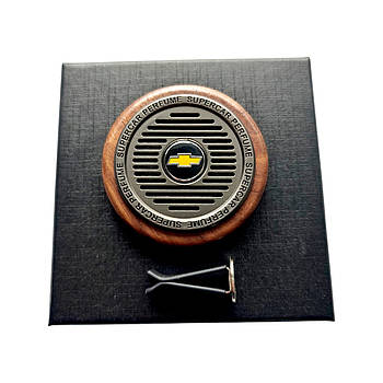 Ароматизатор металевий з деревом у дефлектор авто Chevrolet