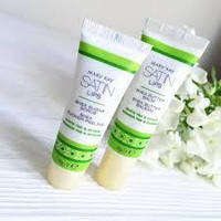 Набір для губ Satin Lips з маслом ши «Білий чай та Цитрус» Мері Кей