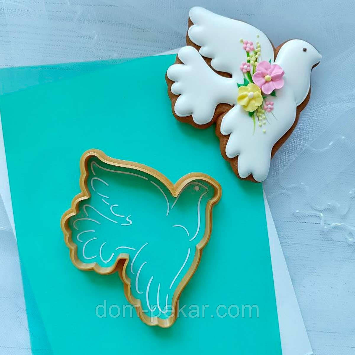 Голуб 2 вирубки з трафаретом 9,5*8,3 см (TR-2)