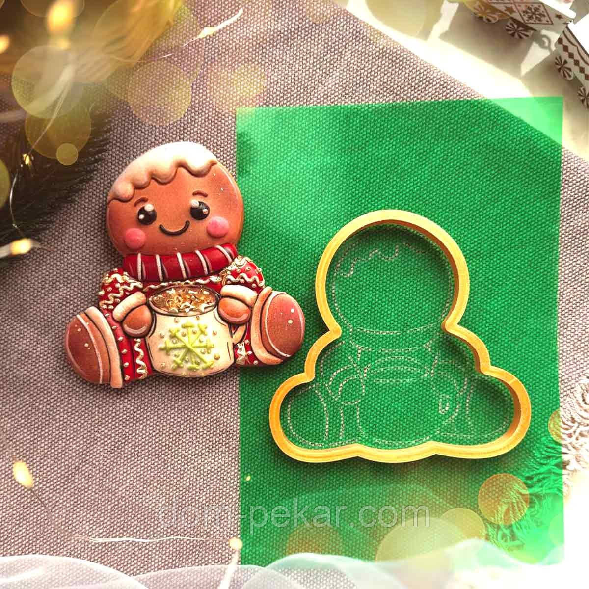 Пряничний чоловічок вирубування з трафаретом 10*10 см (TR-2)
