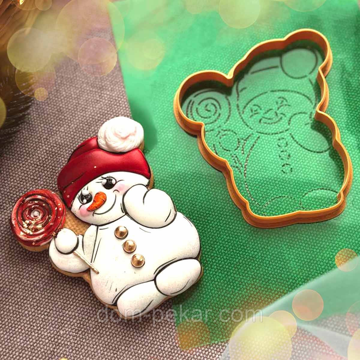 Сніговик з льодяником вирубка з трафаретом 10*8,5 см (TR-2)