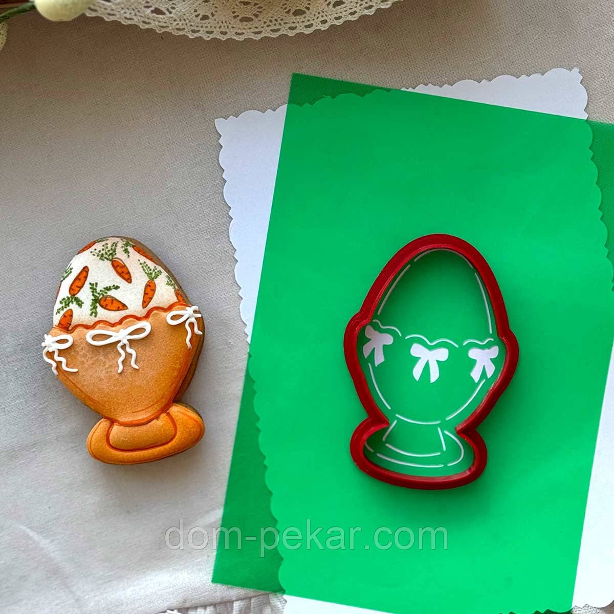 Яйце на підставці вирубка з трафаретом 9*5,8 см (TR-2)