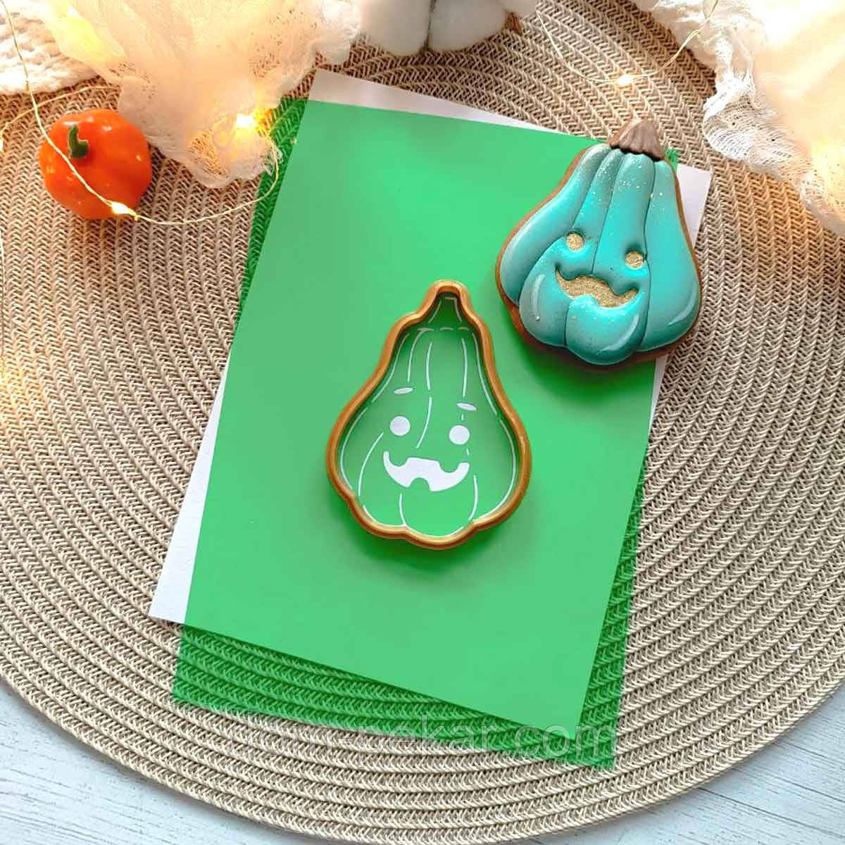 Гарбуз 2 вирубка з трафаретом 8*5,9 см (TR-2)