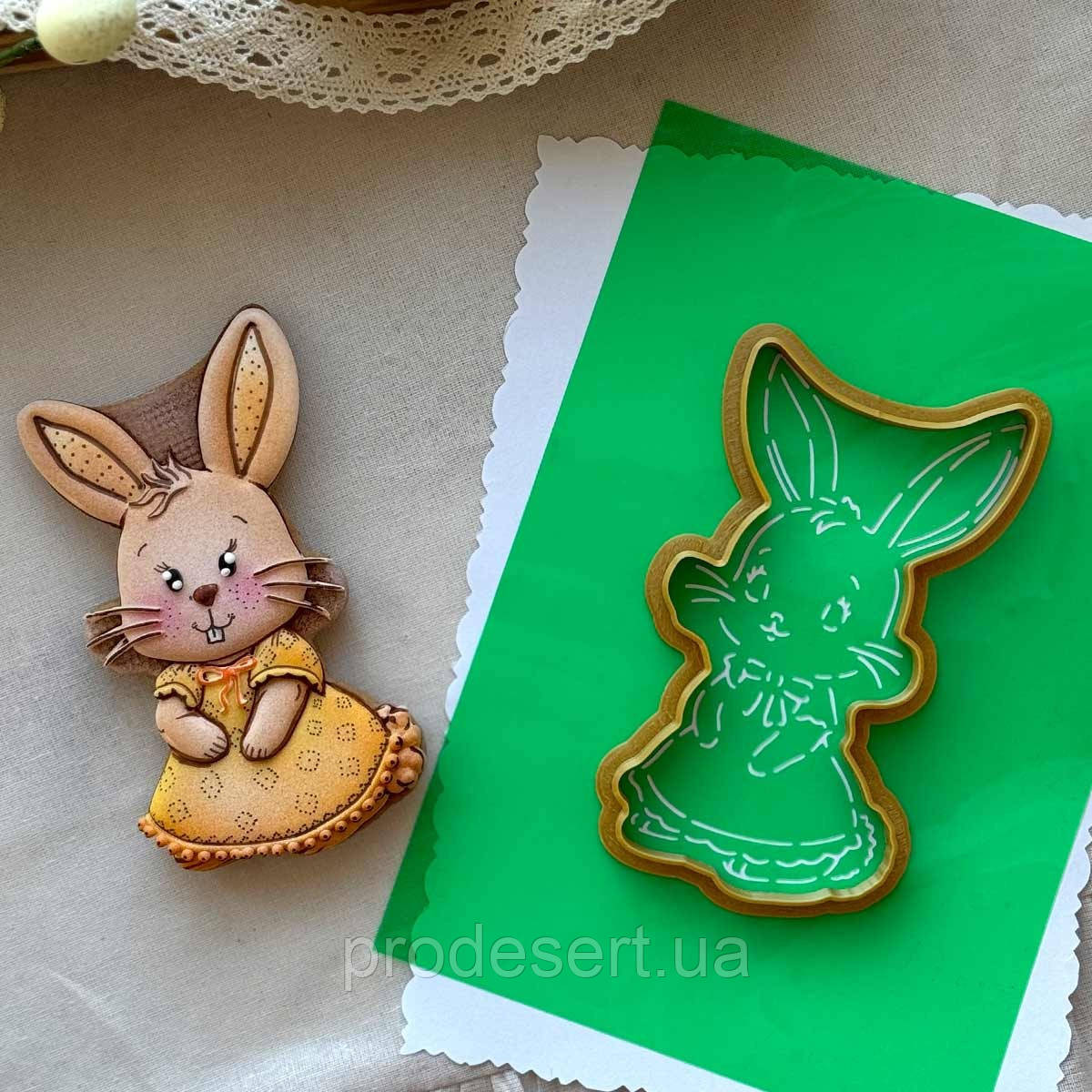 Крольчиха вирубка з трафаретом 12*6,5 см (TR-2)