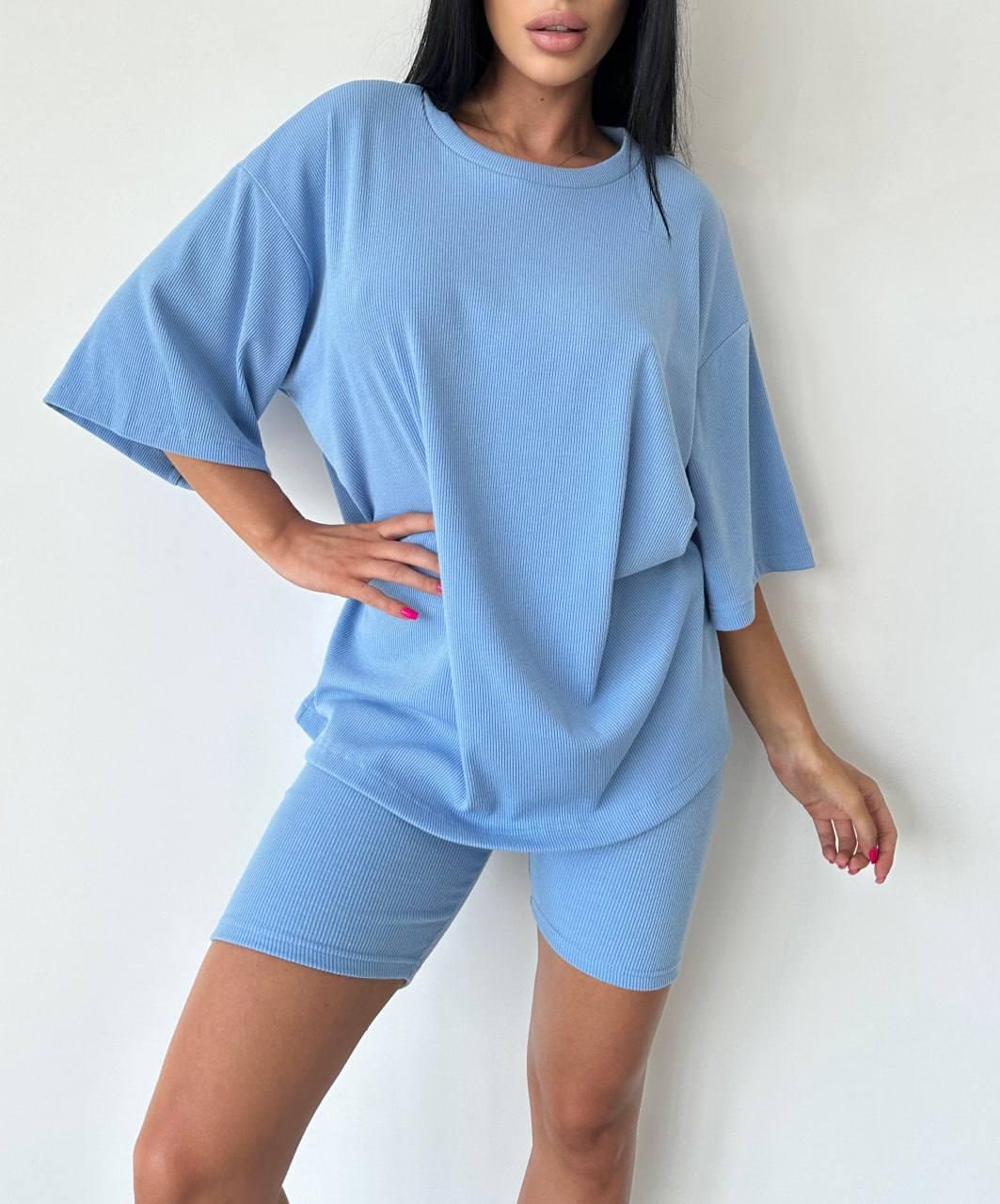 Блакитний жіночий базовий літній костюм-двійка з турецького рубчика: Велосипедки та подовжена Футболка оверсайз, фото 1