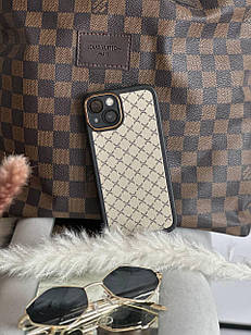 Чехол для iPhone 15 в стилі Louis Vuitton бежевий з золотою оправою