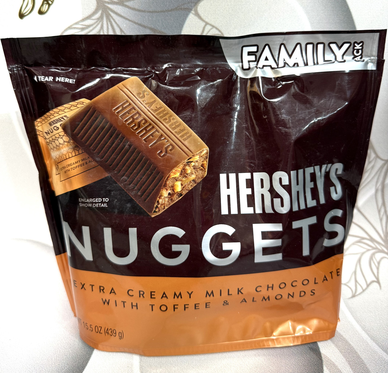 Шоколадні цукерки з мигдалем і карамеллю Hershey's Nuggets Toffee Almonds