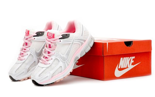Nike Zoom Vomero 5 White  фото
