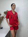 Стильна піжама рубашка шорти шовк у червоному кольорі карман вишивка, фото 5