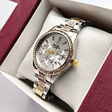 Металевий жіночий наручний годинник Rolex (ролекс) срібло-золото, камінчики навколо, дата - код 2530b, фото 4