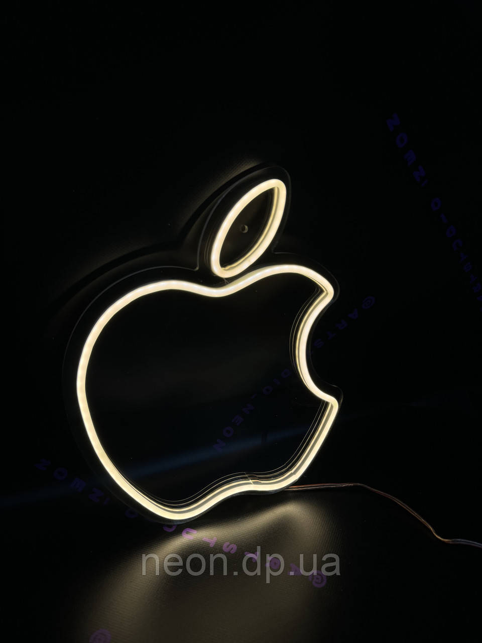 Неонова вивіска "Apple"
