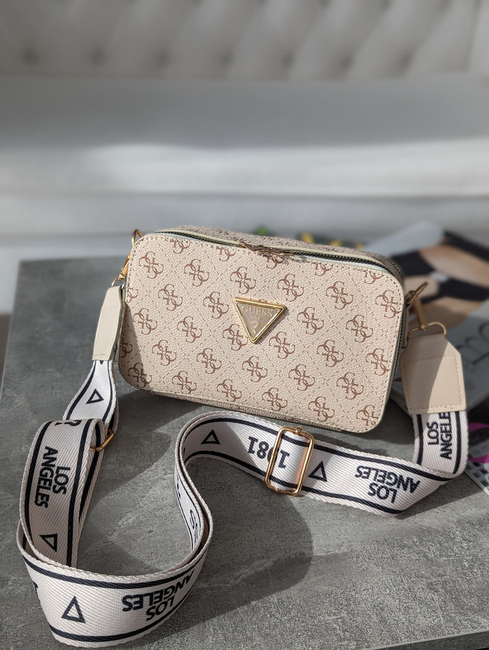 Жіноча сумка Guess The Snapshot Bag Milk Молочна Екошкіра Крос Боді на 2 відділення широкий ремінь Гесс, фото 1