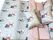 Постільна білизна Королева Ночі (Сатин Premium) | Полуторний комплект | 50х70 | Квіти на сірому та бузковому, фото 3