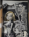 Кукла лялька Monster High 2022 Frankie Stein Skull Shores Black and White Монстер Хай Френкі Штейн, фото 2