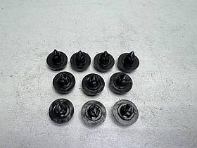 Кліпса кріплення підкрилка локера 10шт Rogue Nissan 0155305323 L33X13209 0155310721