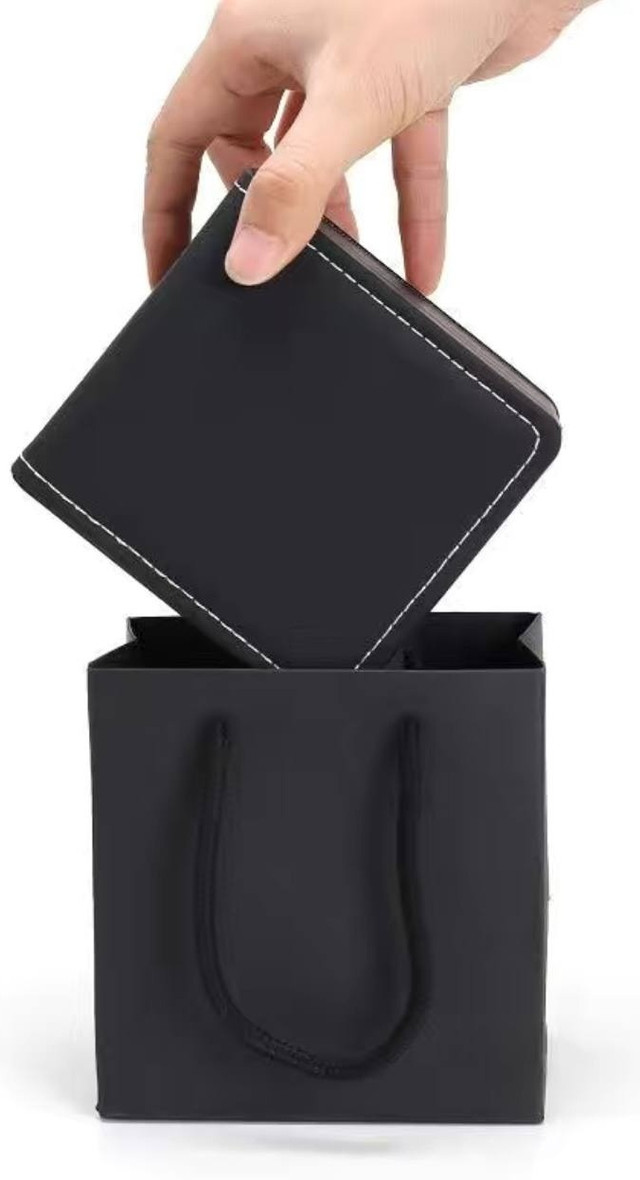 Подарочная коробка для браслетов черная. Стильный футляр с подушечкой и упаковкой Подарочная коробка для браслетов черная. Стильный футляр с подушечкой и упаковкой