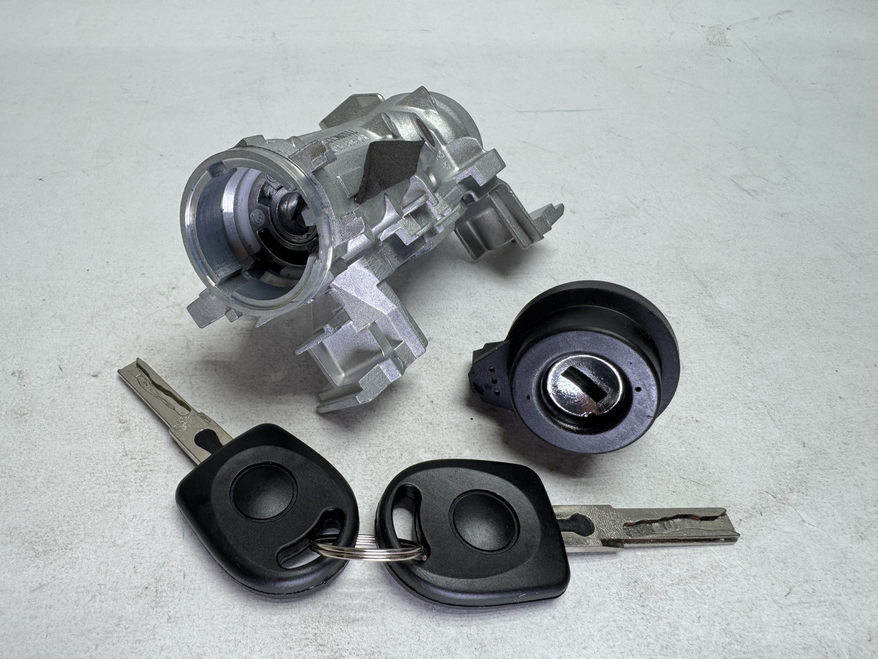 Замок запалювання личинка Q2 Audi 8E0905855A 1K0905851B 4B0905851F