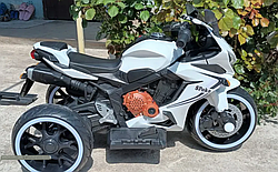 Електромотоцикл дитячий на акумуляторі 3-х колісний SPOKO N-518 електричний мотоцикл для дітей білий