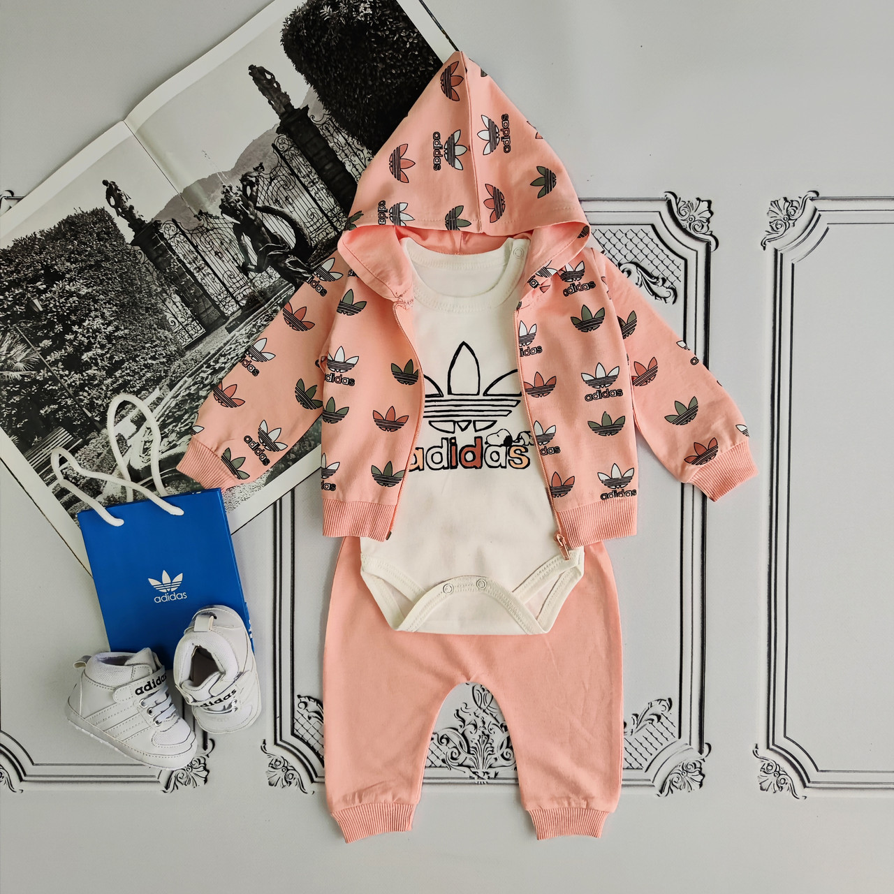 Персиковий костюм Adidas для новонародженої дівчинки, комплект 3 предмети