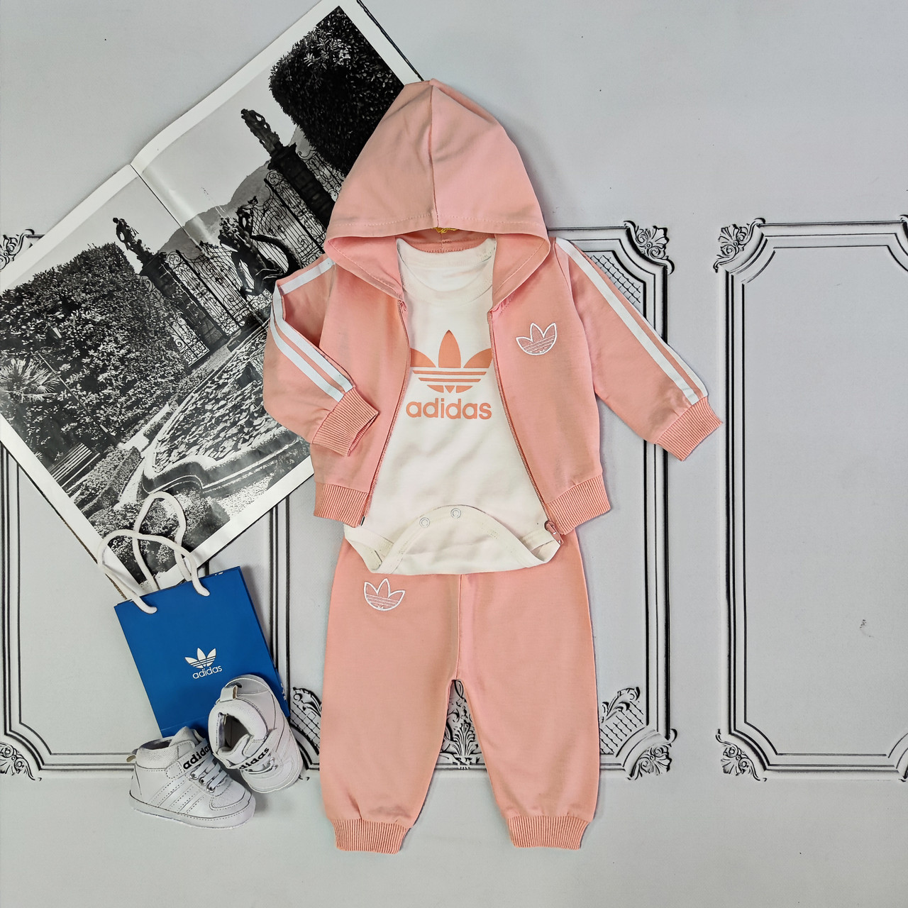 Персиковий костюм Adidas для новонародженої дівчинки, комплект 3 предмети